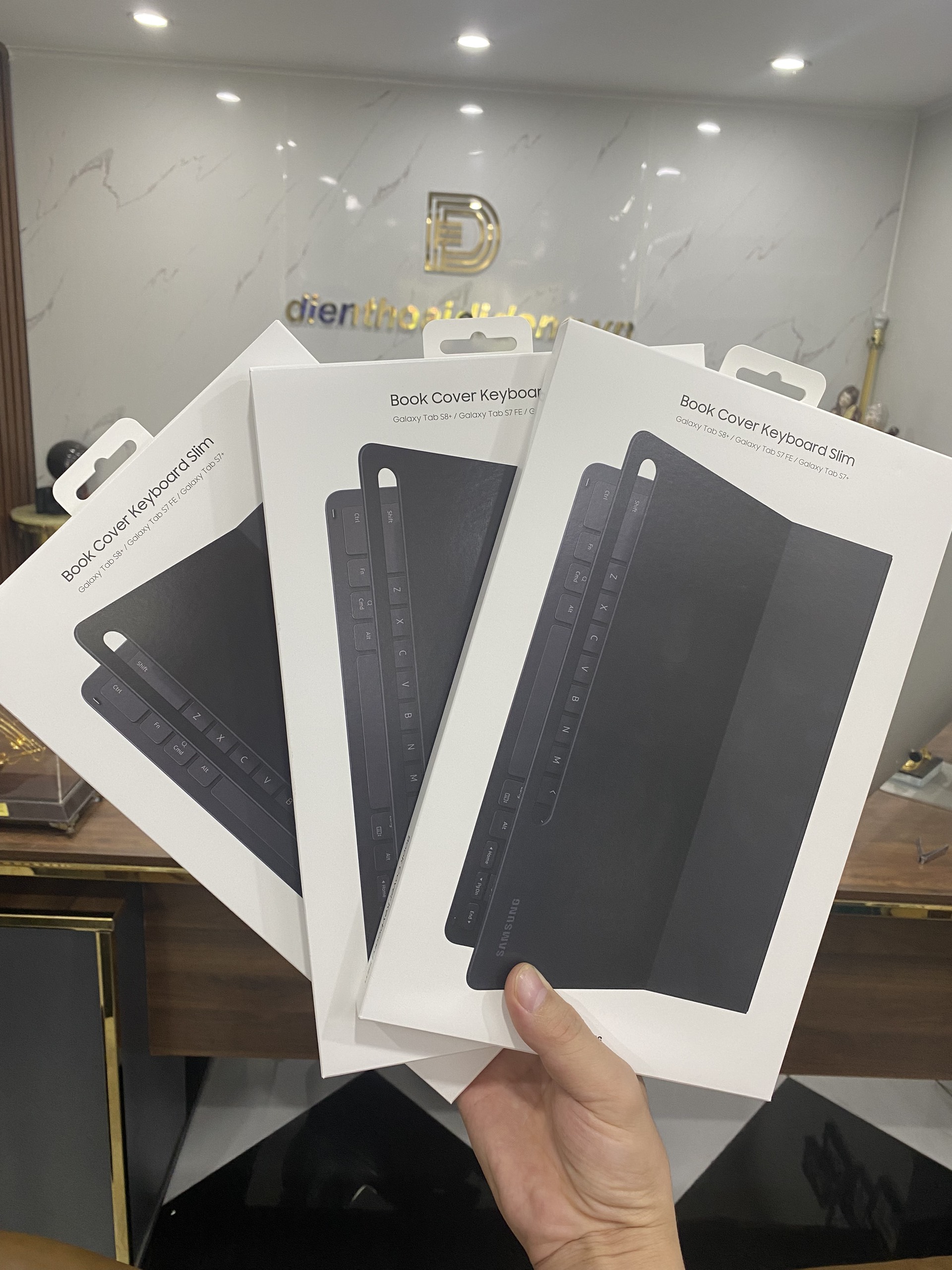 Bao da kiêm bàn phím Galaxy Tab S7 Plus ...