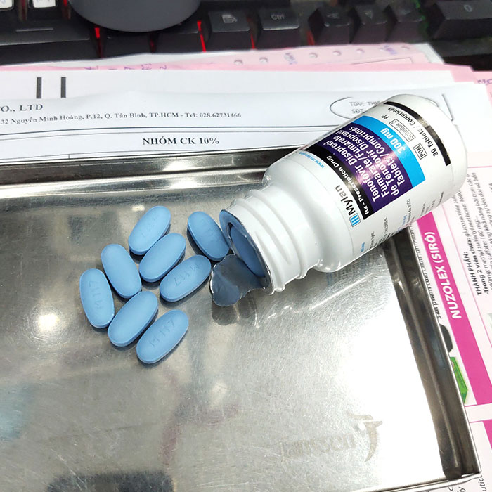 Thuốc Mylan Tenofovir Disoproxil Fumarate 300mg (Ricovir 300mg) Chai 30 viên