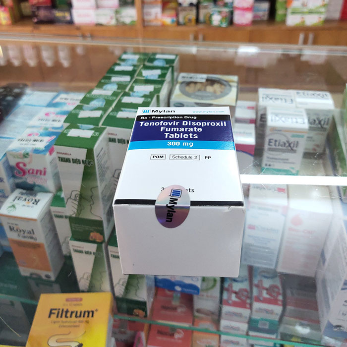 Thuốc Mylan Tenofovir Disoproxil Fumarate 300mg (Ricovir 300mg) Chai 30 viên