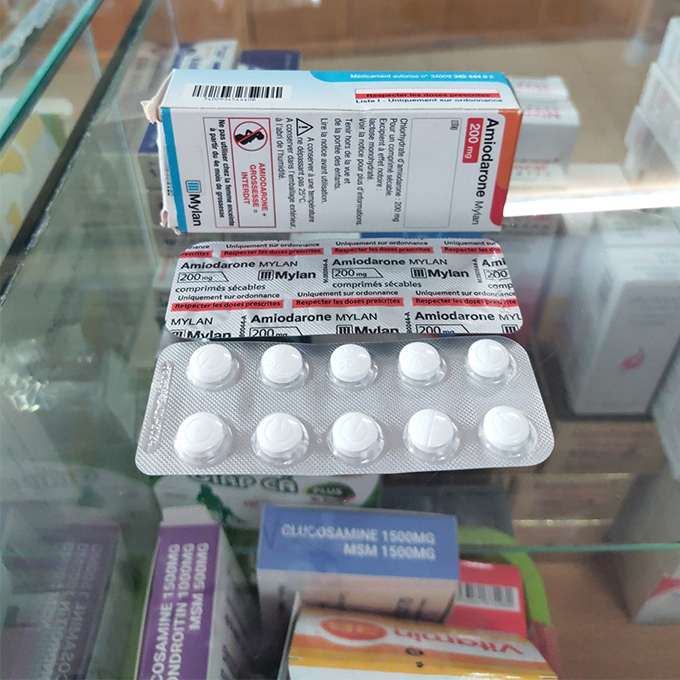 Thuốc tim mạch Amiodarone Mylan, Hộp 30 viên