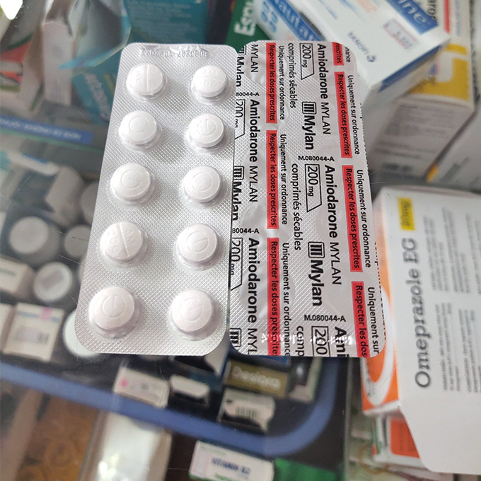 Thuốc tim mạch Amiodarone Mylan, Hộp 30 viên