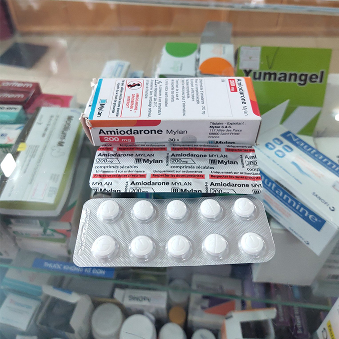 Thuốc tim mạch Amiodarone Mylan, Hộp 30 viên
