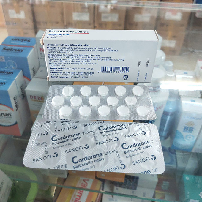 Thuốc tim mạch Sanofi Cordarone 200mg, Hộp 30 Viên