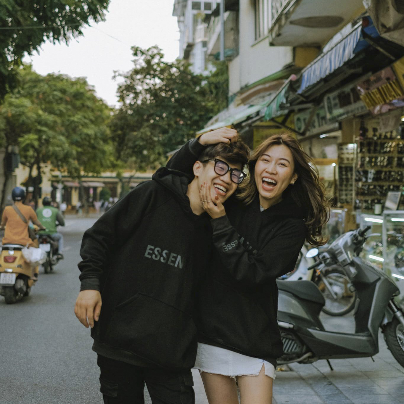 5 MÓN ĐỒ CẶP ĐÔI YÊU NHAU NHẤT ĐỊNH PHẢI MUA 5 MÓN ĐỒ CẶP ĐÔI YÊU NHAU NHẤT ĐỊNH PHẢI MUA