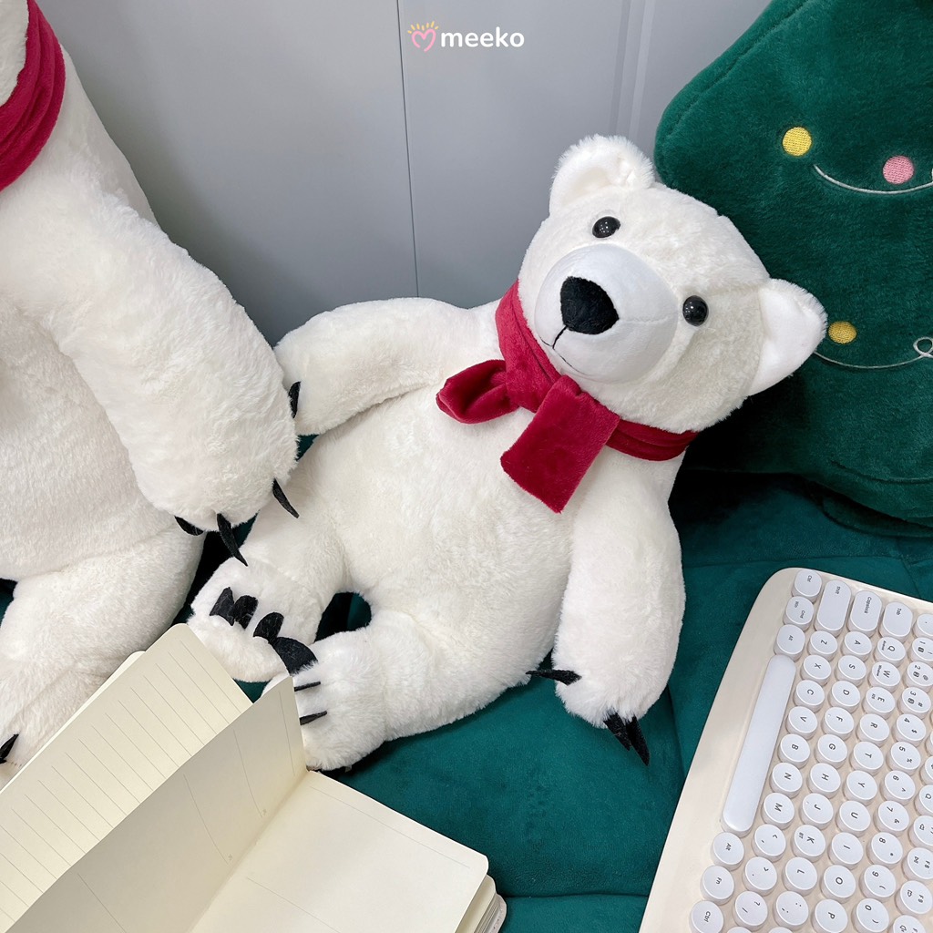 Gấu bắc cực quàng khăn đỏ