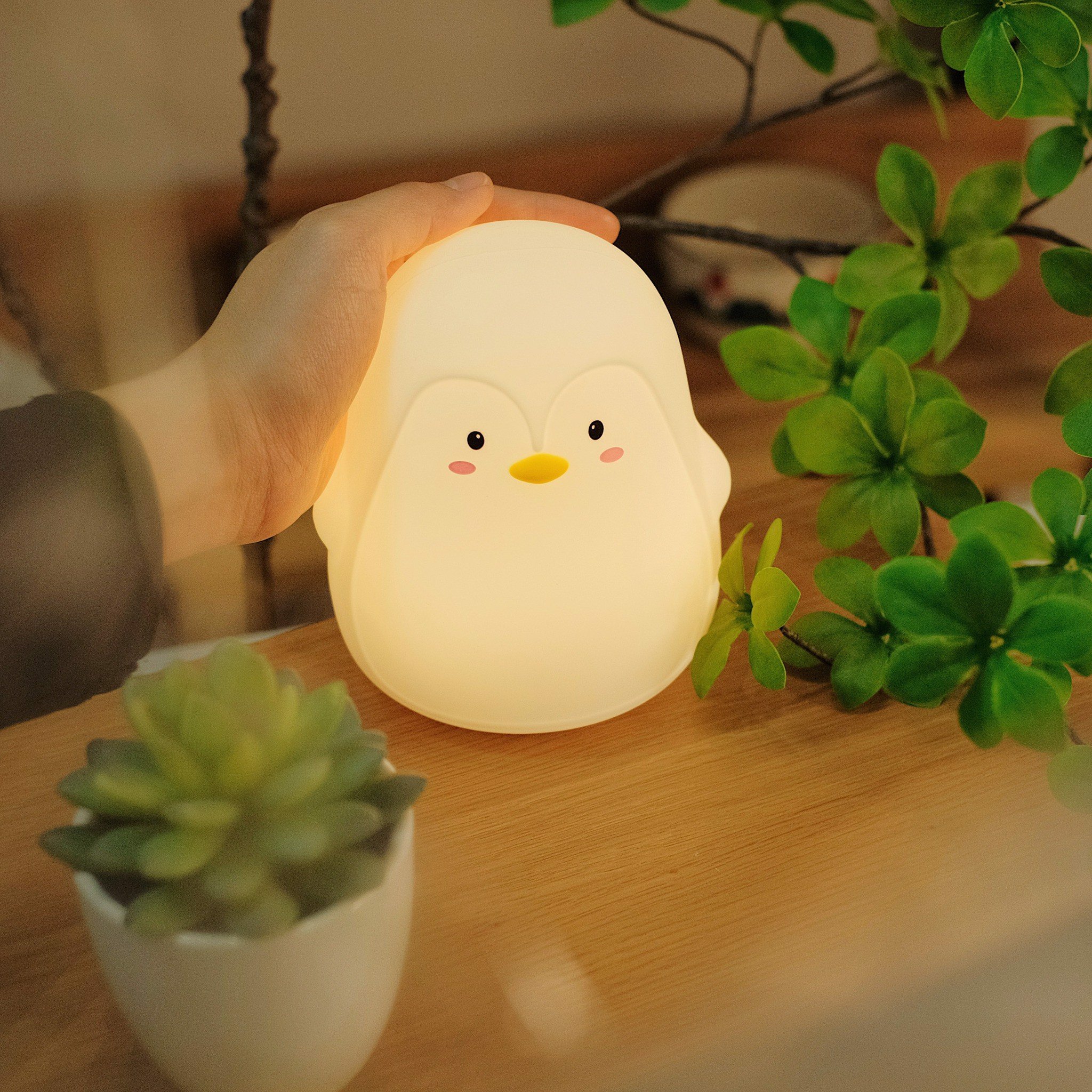 Đèn ngủ cảm ứng chim cánh cụt Pororo