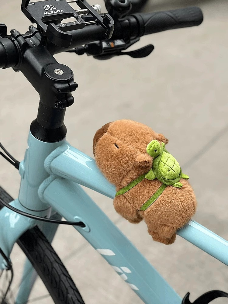 Vòng tay chuột lang capybara đeo ba lô rùa