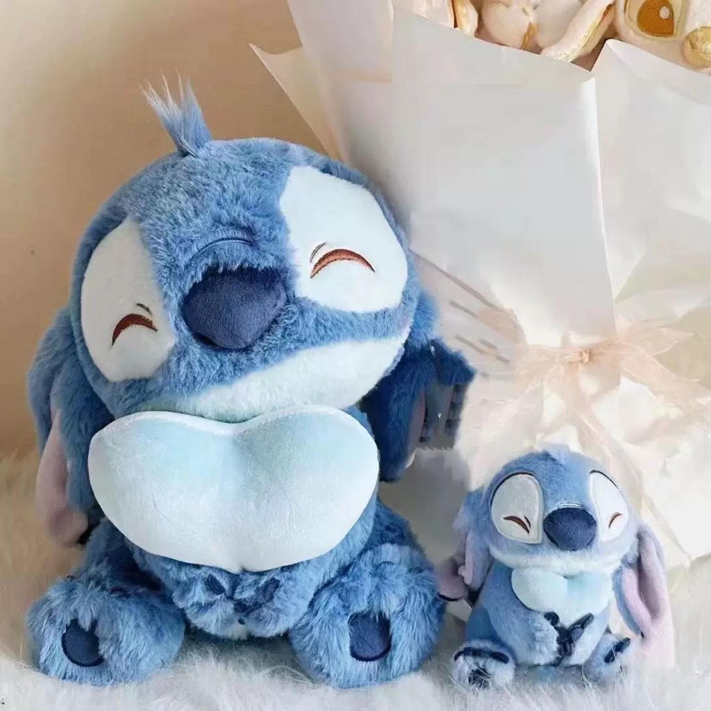 Gấu bông Stitch ôm tim