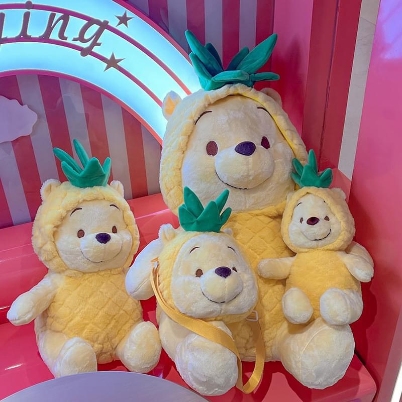 Gấu bông Pooh đội dứa