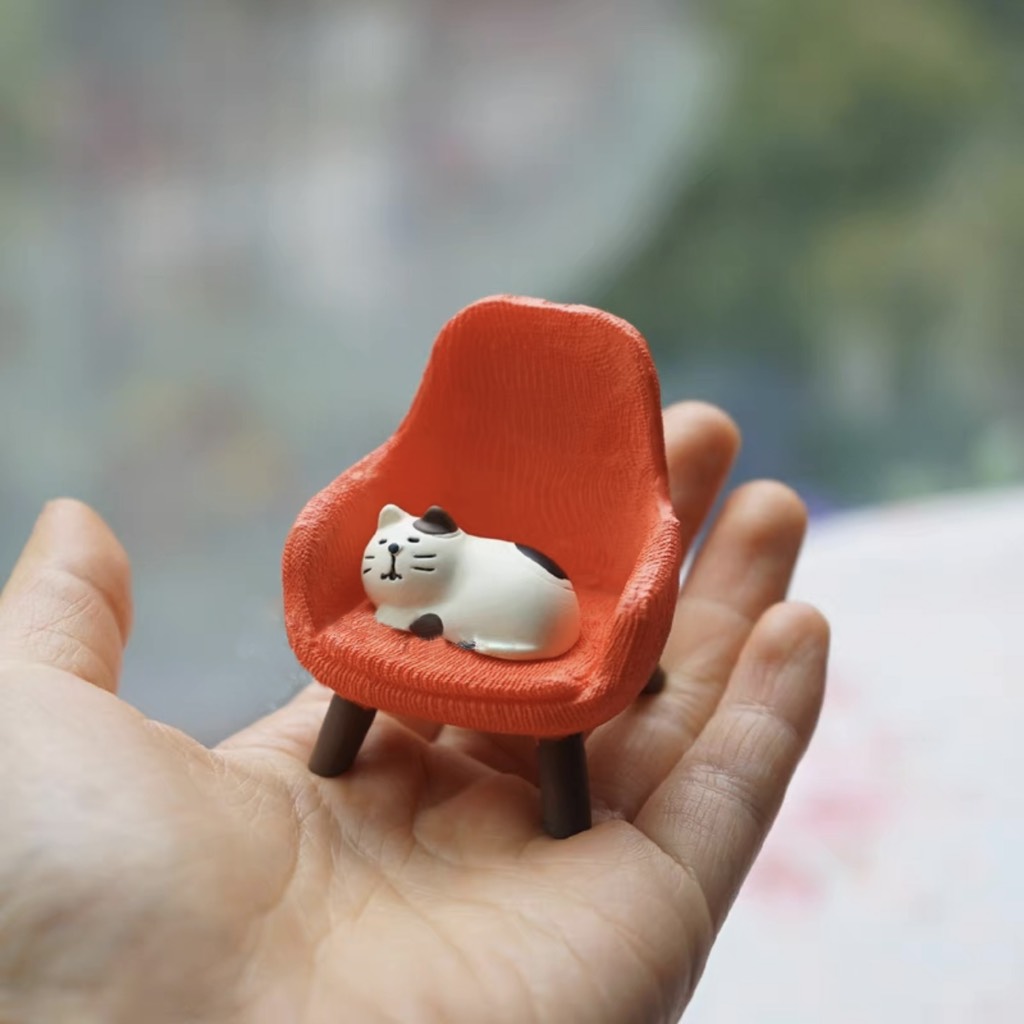 Decor Mèo ngồi ghế Boxy Cat