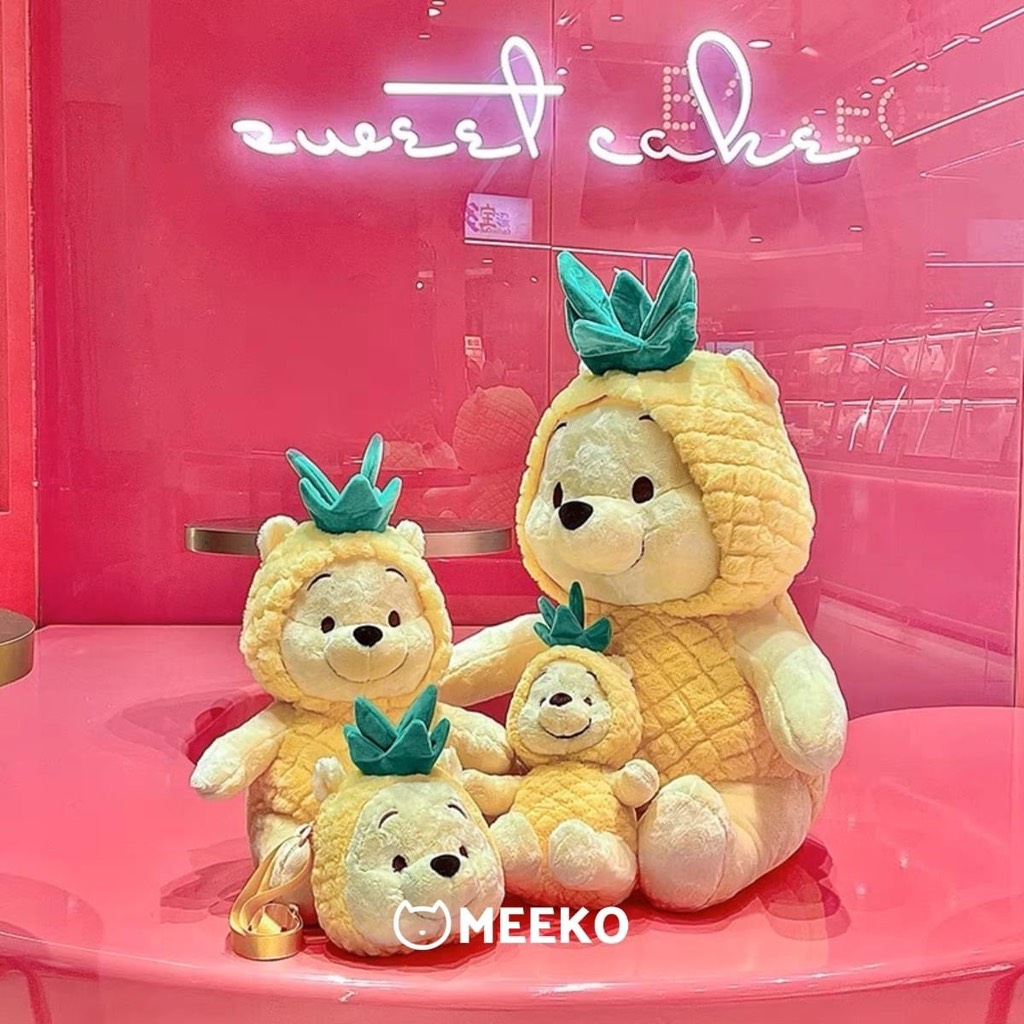 Gấu bông Pooh đội dứa