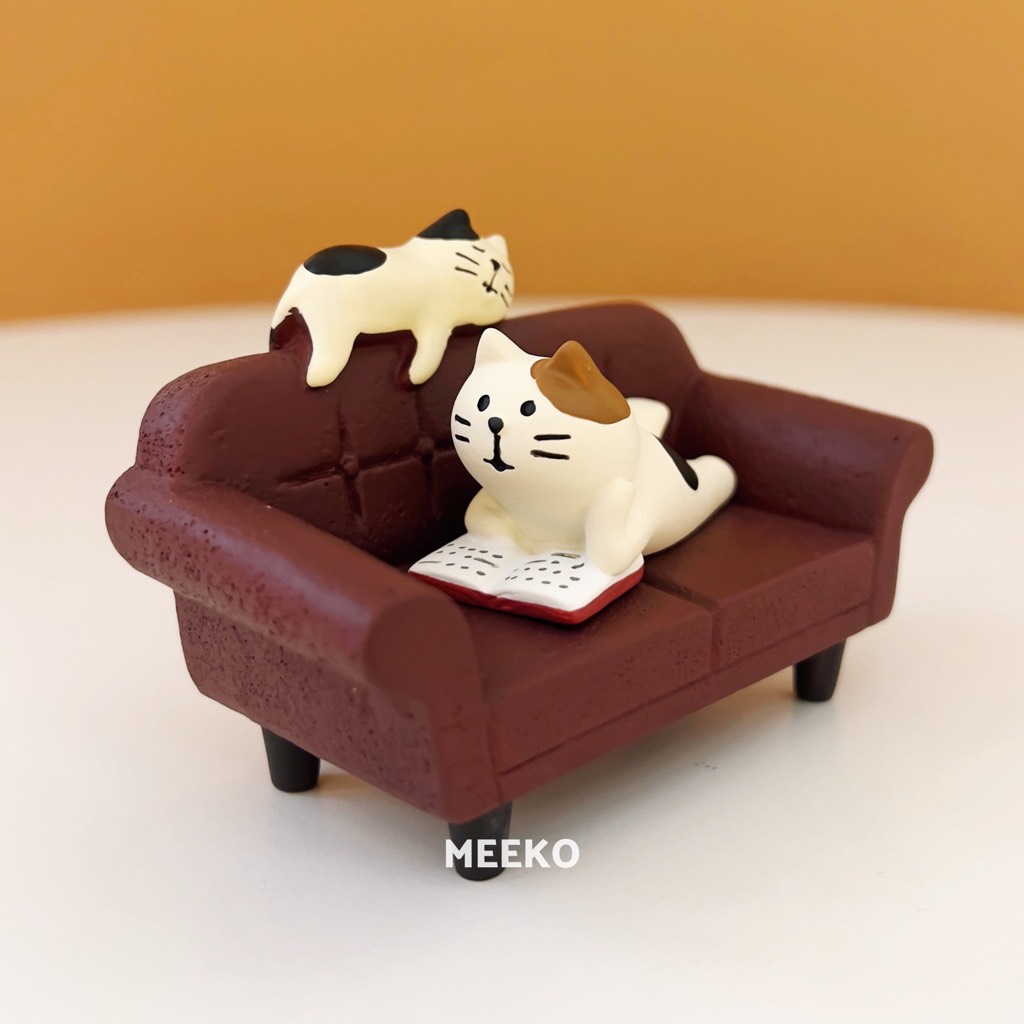 Decor Mèo ngồi ghế Boxy Cat