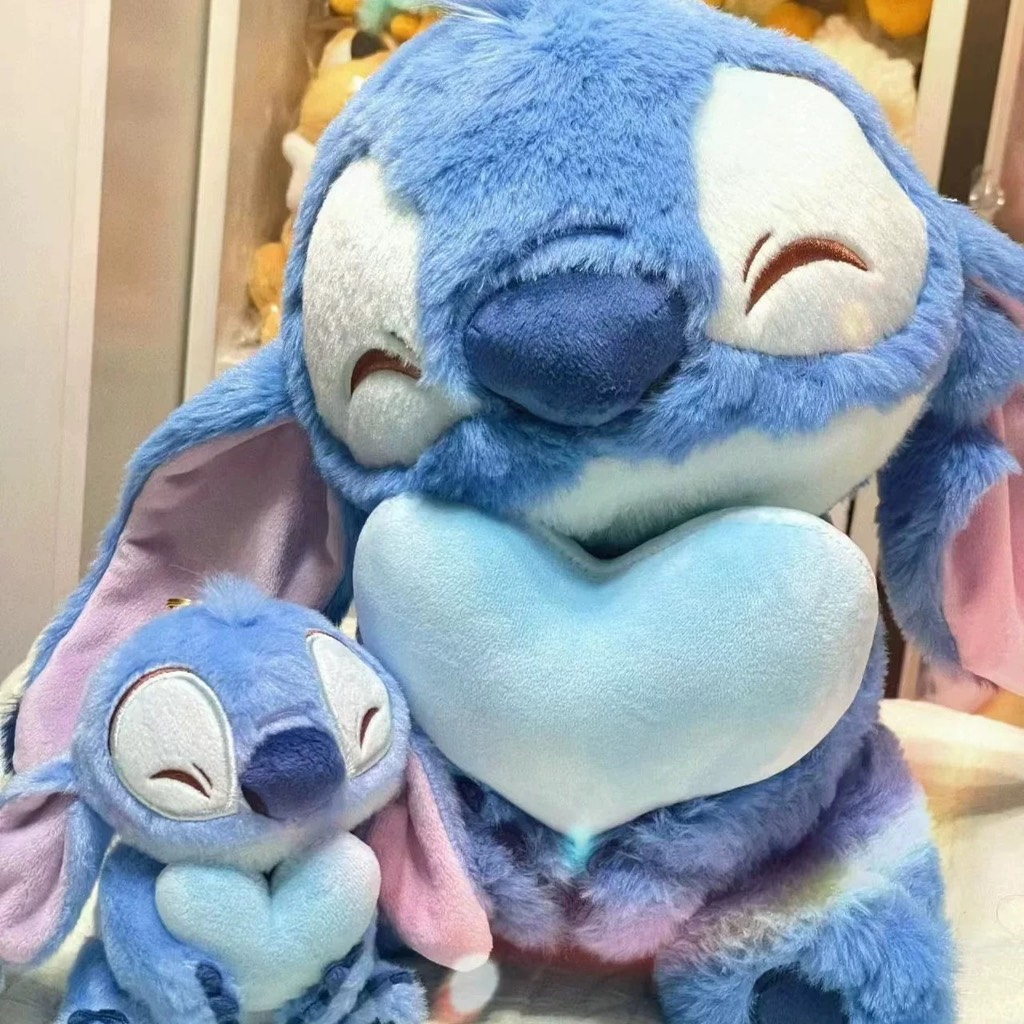 Gấu bông Stitch ôm tim