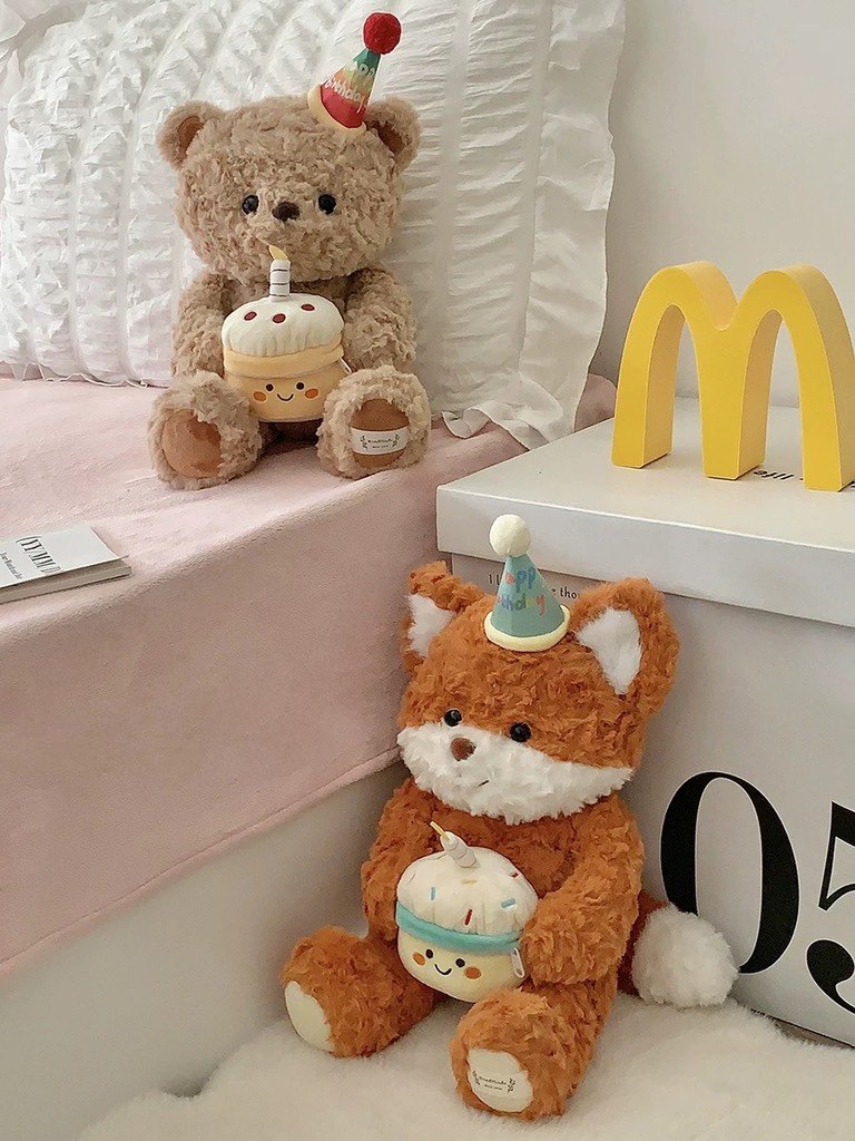 Gấu bông ôm bánh sinh nhật Bear Cake