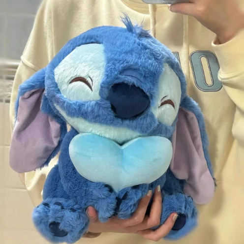 Gấu bông Stitch ôm tim