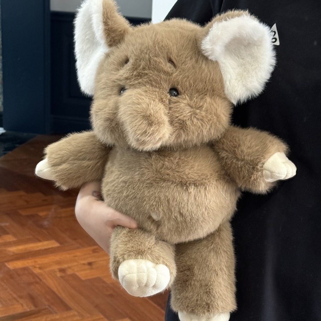 Hội thú chạy mũm mĩm Bobova tung tăng chạy bộ