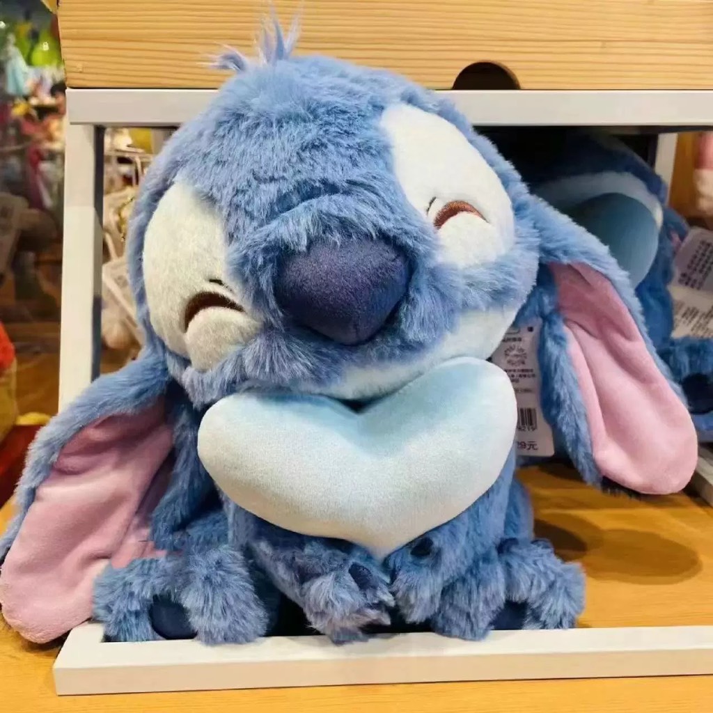 Gấu bông Stitch ôm tim