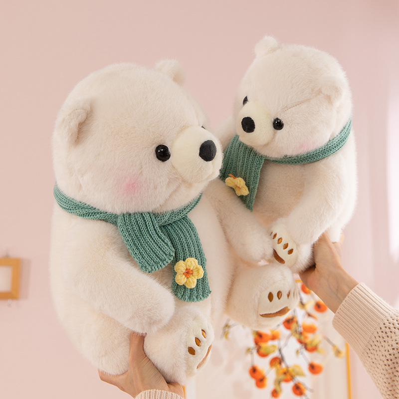 Gấu bắc cực quàng khăn xanh