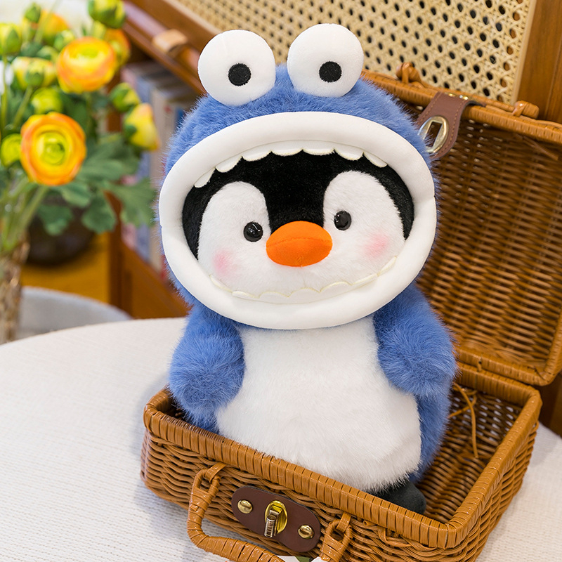 Chim cánh cụt cosplay cá mập