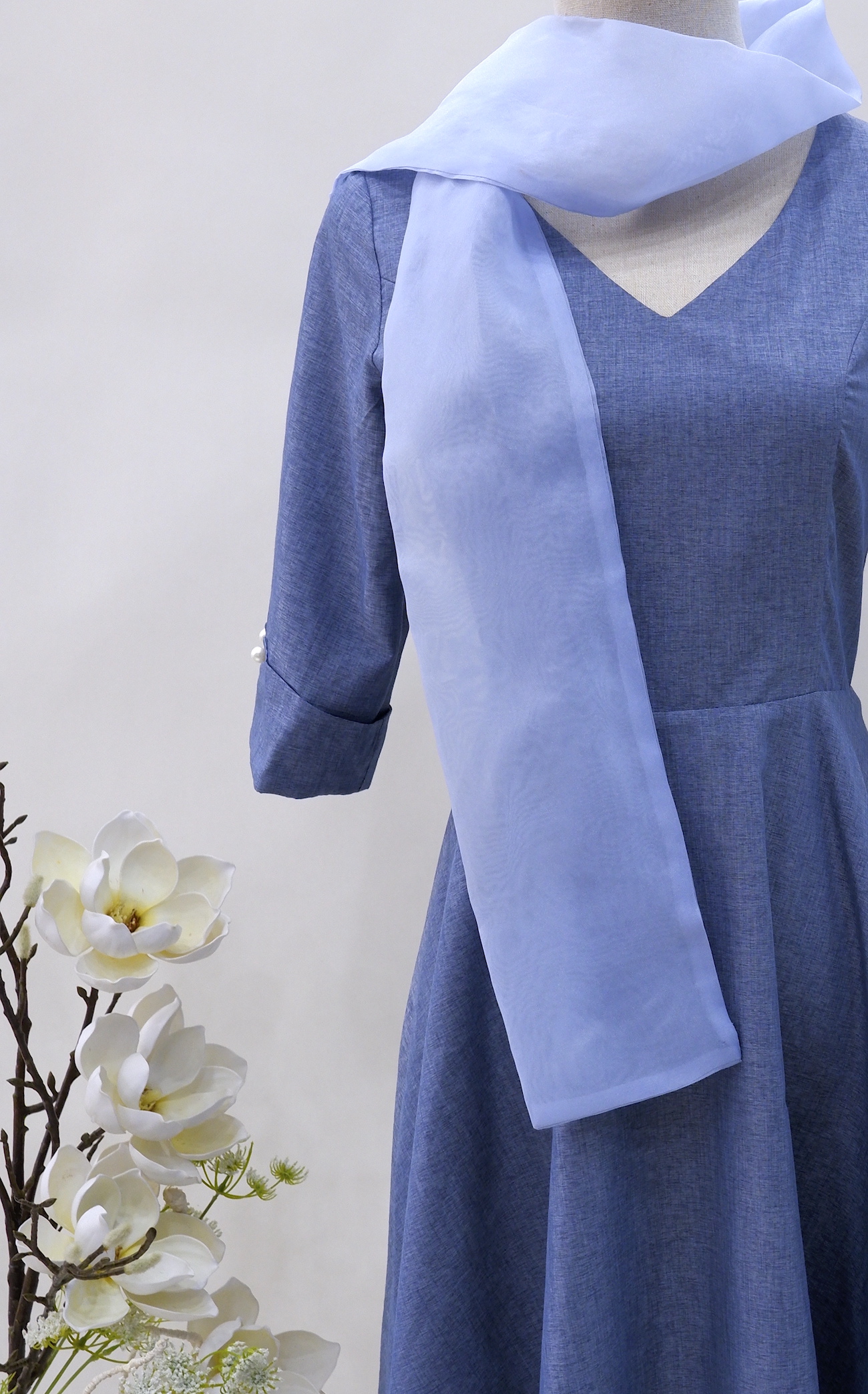 Váy liền thân cổ nơ