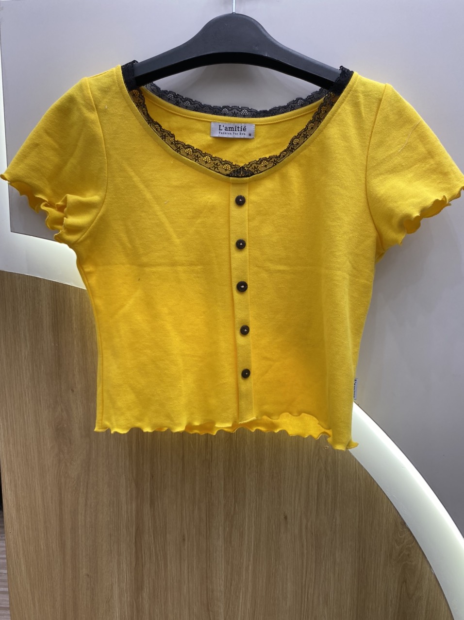 ÁO THUN BÈO CỔ REN