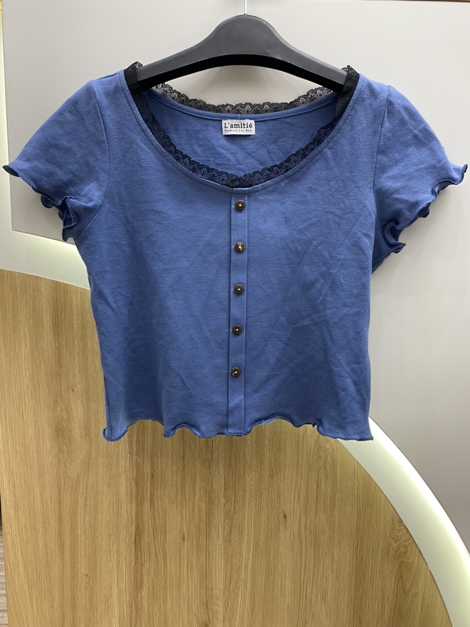 ÁO THUN BÈO CỔ REN