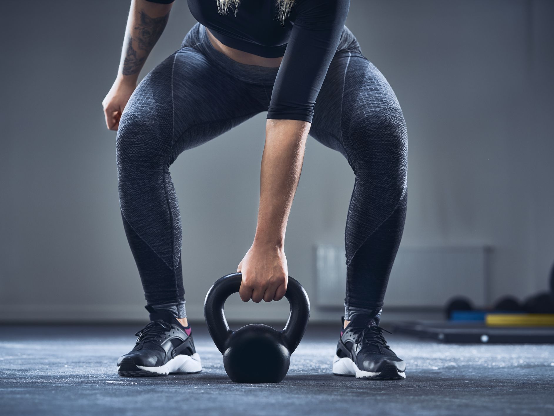 20 PHÚT TẬP TOÀN THÂN TẠI NHÀ VỚI KETTLEBELL GIÚP THON GỌN CƠ THỂ