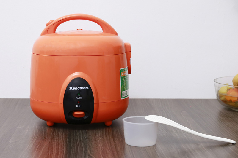 Nồi cơm điện nắp gài Kangaroo 1.2 lít KG826S