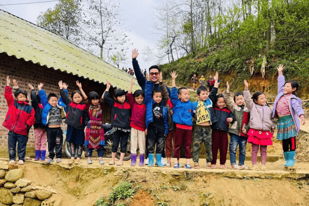 HÀNH TRÌNH THIỆN NGUYỆN CÙNG SAL SUN: KHI CHO ĐI LÀ CÒN MÃI HÀNH TRÌNH THIỆN NGUYỆN CÙNG SAL SUN: KHI CHO ĐI LÀ CÒN MÃI
