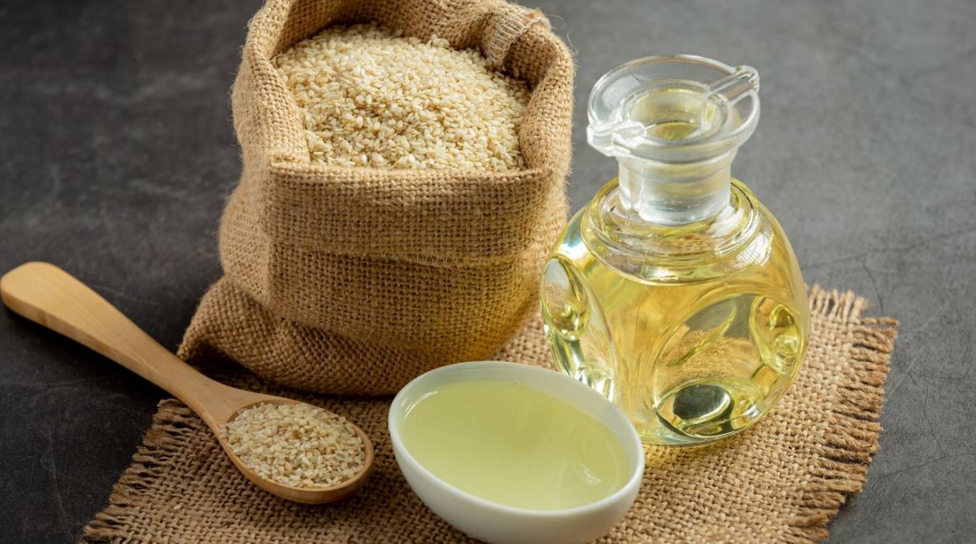Cách chọn dầu mè nguyên chất phù hợp