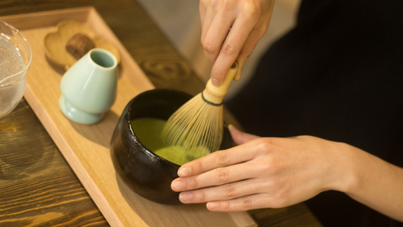 Chasen được sử dụng như một công cụ để pha trà