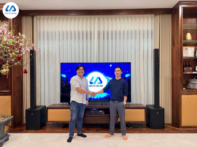 Công trình âm thanh karaoke gồm loa LD System Maui 28G3 kết hợp vang + micro JBL