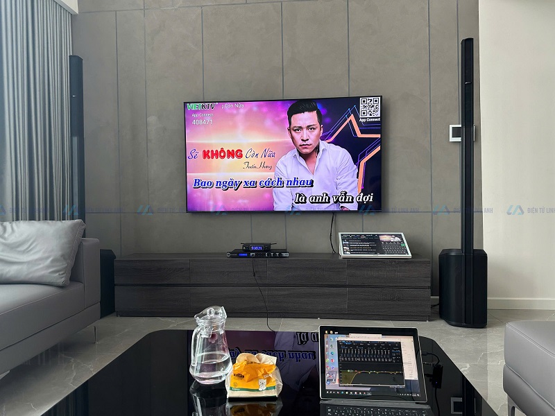 Hoàn thiện lắp đặt bộ dàn karaoke gồm Bose L1 Pro 8, micro VM300, vang số KX180 và đầu liền màn VietKTV AIO20 4TB