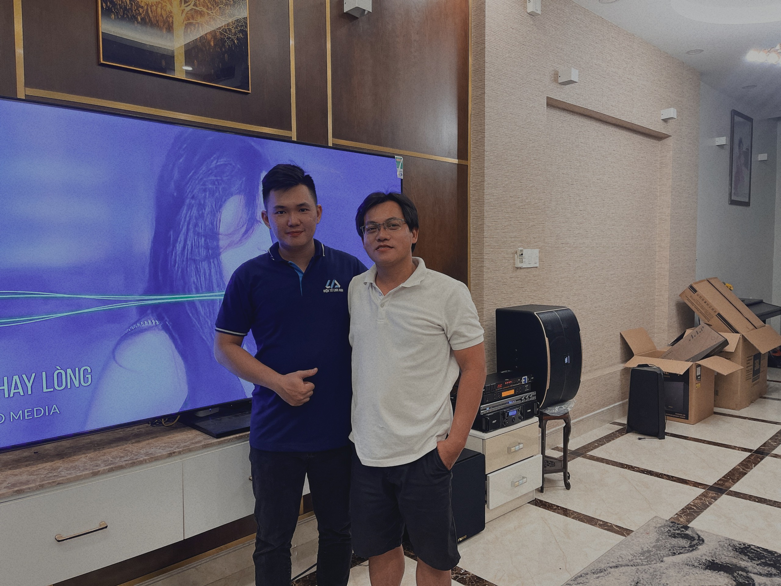 Hoàn thiện lắp đặt dàn âm thanh karaoke gia đình với cấu hình chất lượng cho khách (JBL pasion 12, Micro AAP K900F, PSound 12AL, Kiwi S803A)