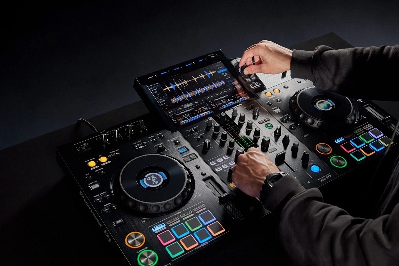 bàn dj pioneer xdj-rx3