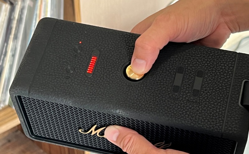 bật tắt loa marshall middleton