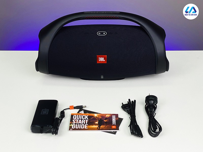 Mở hộp loa JBL Boombox 2 và các phụ kiện đi kèm