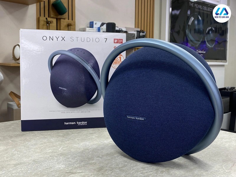 Loa bluetooth Harman Kardon Onyx Studio 7