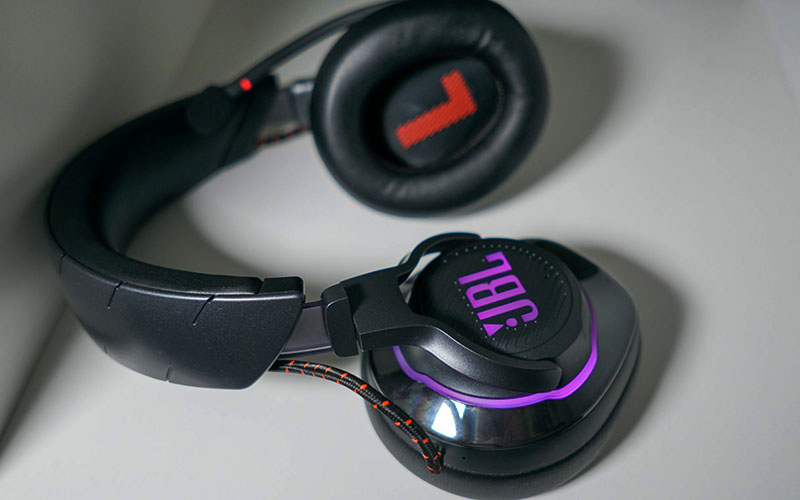  tai nghe JBL Quantum 810 Wireless âm thanh cao cấp