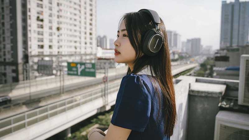 chọn tai nghe cao cấp b&w px8 s2