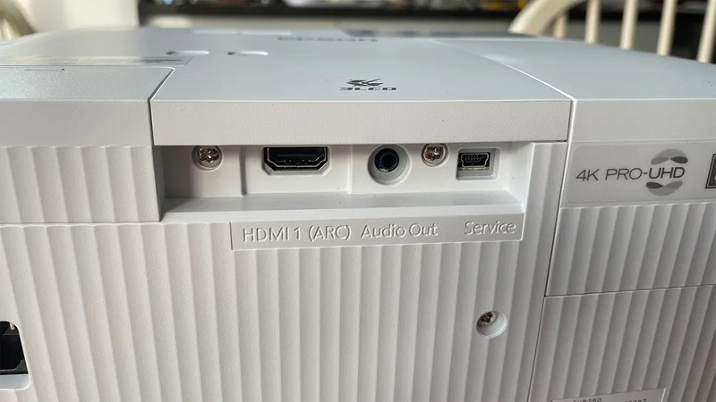 cổng kết nối trên eh-tw6250