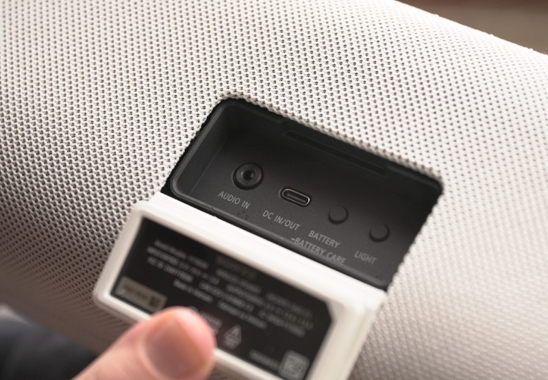 cổng kết nối trên loa sony field 5