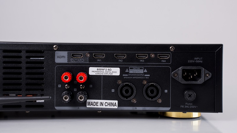cổng kết nối trên amply pa-600