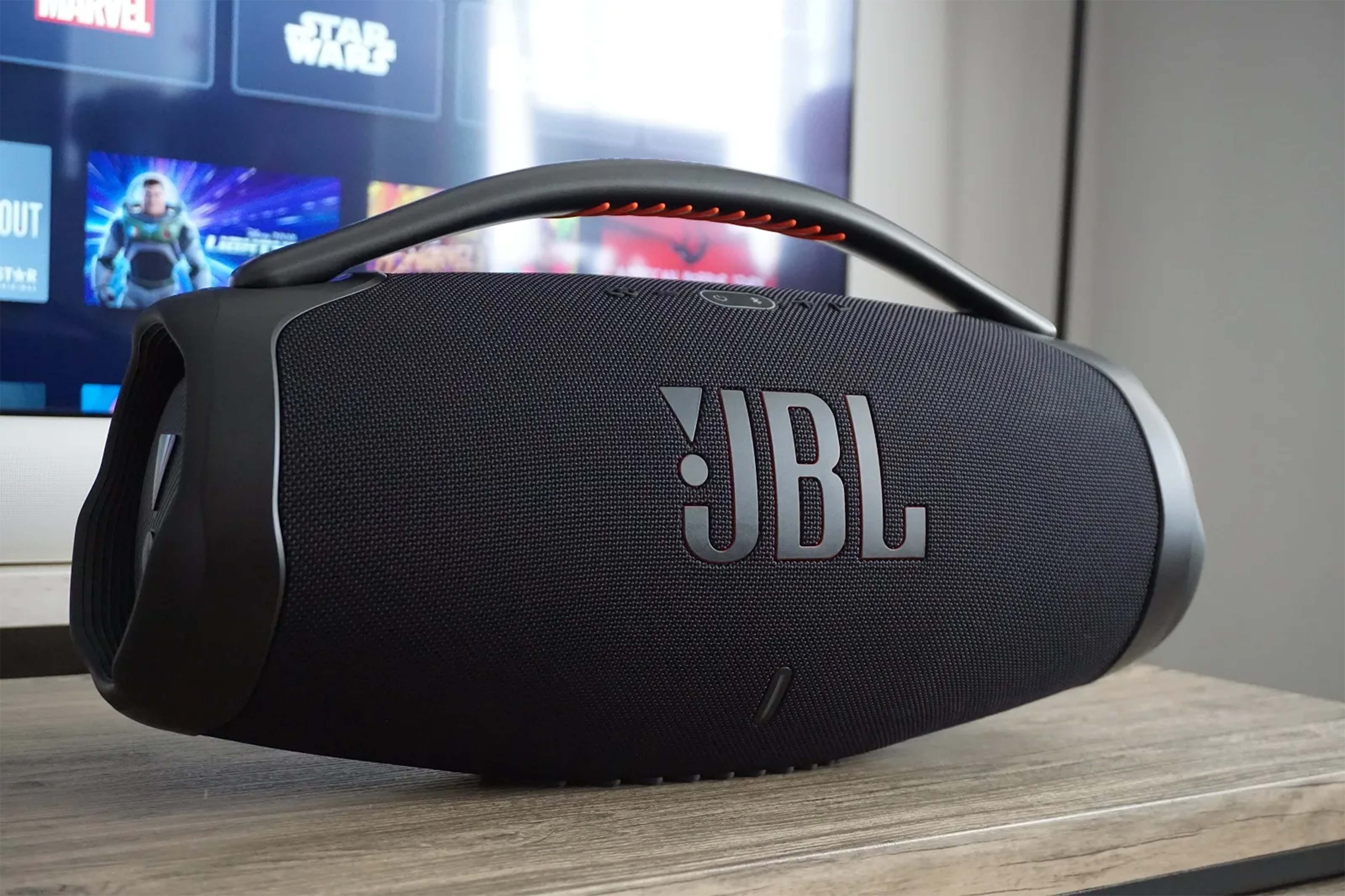 Đánh giá âm thanh JBL Boombox 3