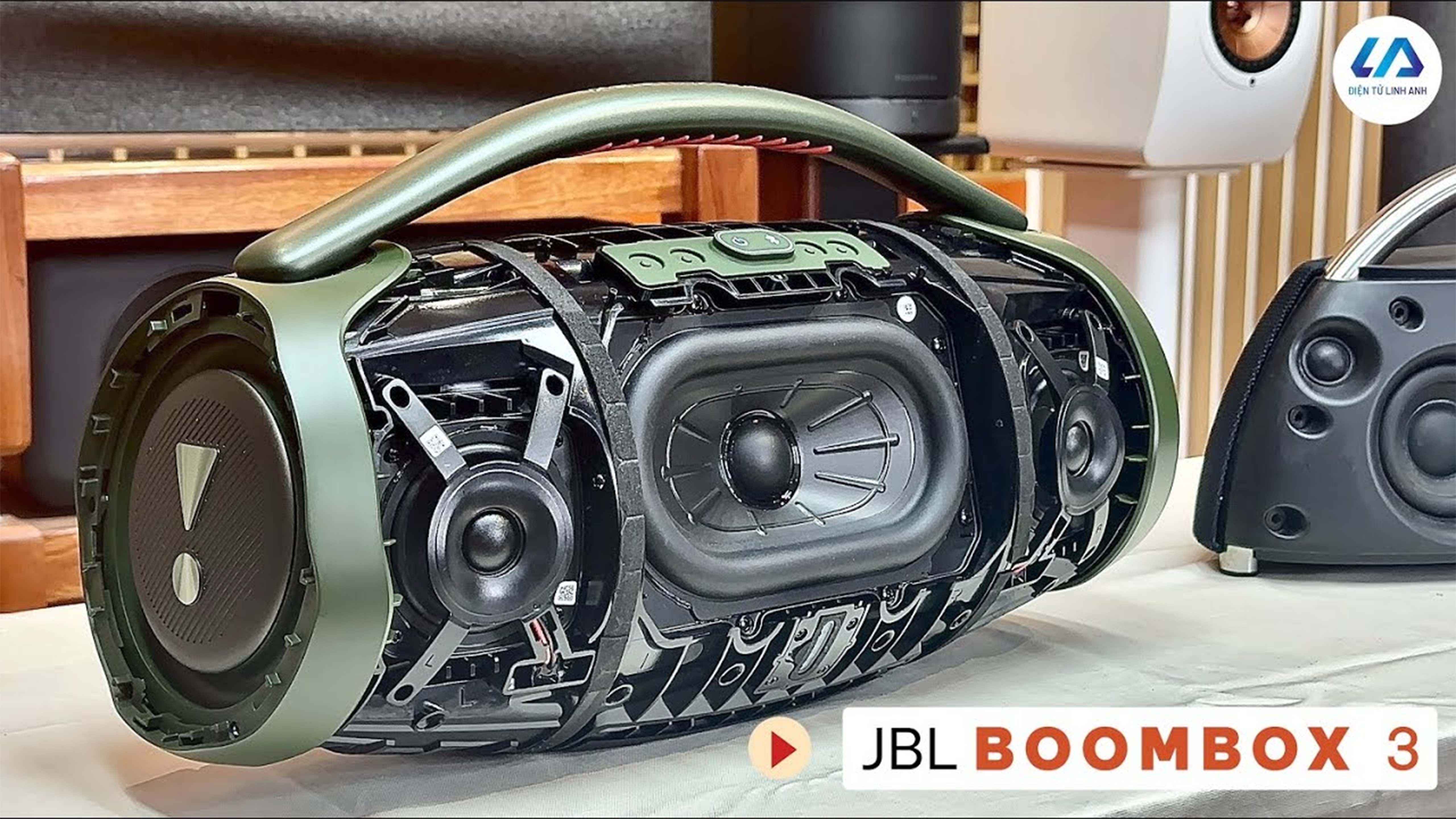 củ loa JBL Bombox 3