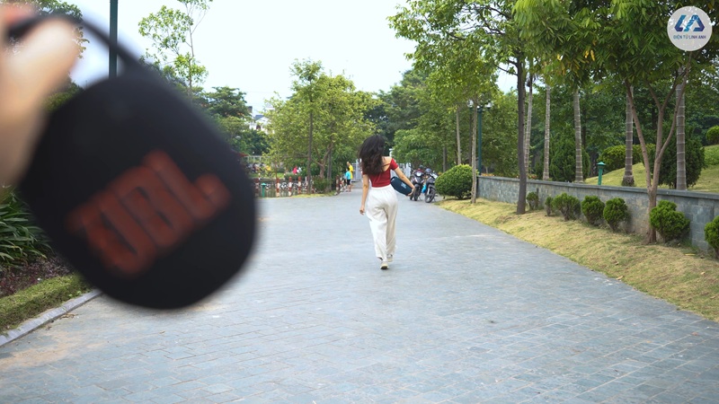 đánh giá jbl xtreme 4 và so sánh jbl xtreme 3 khoảng cách kết nối 20 mét