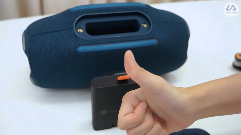 đánh giá jbl xtreme 4 và so sánh jbl xtreme 3 tháo rời dễ dàng