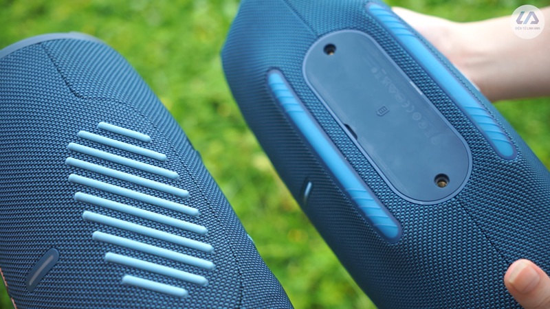 đánh giá jbl xtreme 4 và so sánh jbl xtreme 3 phần mặt đáy