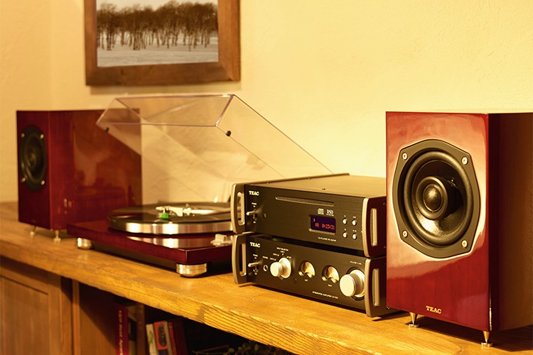 Đầu CD TEAC PD-501HR  