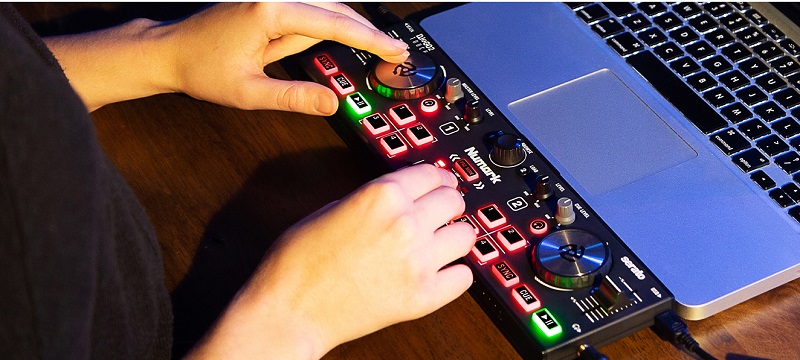 Bàn DJ Numark DJ2GO2 Touch tính năng